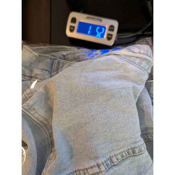 H&M &Denim Women's Jacket Light Wash Distressed Front Double Pocket Button Sz 8 - Picture 10 of 10